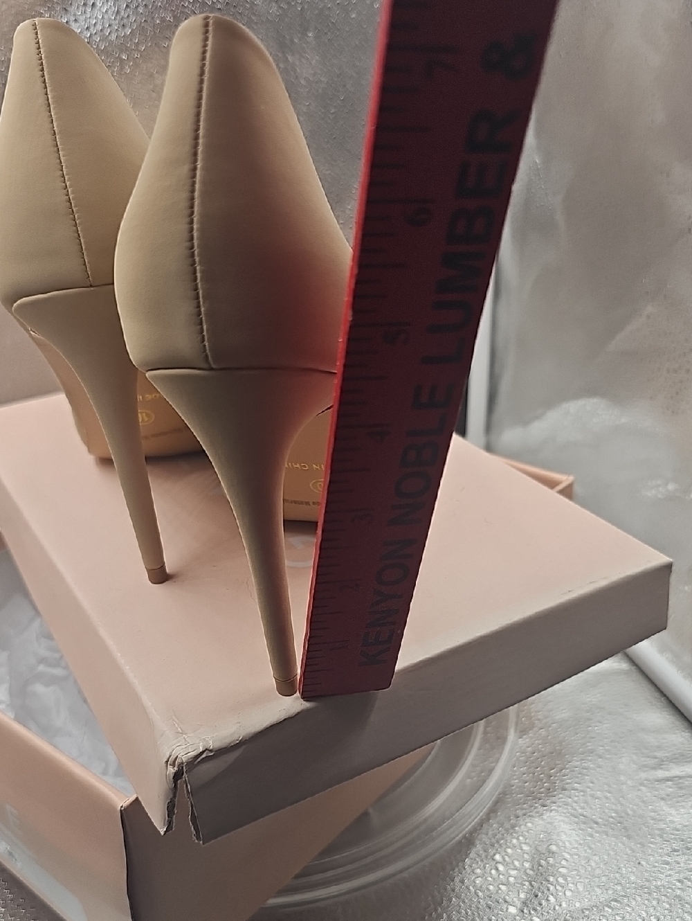 R Tan And Cream Colored Glaze Heels size 10 - Picture 4 of 13